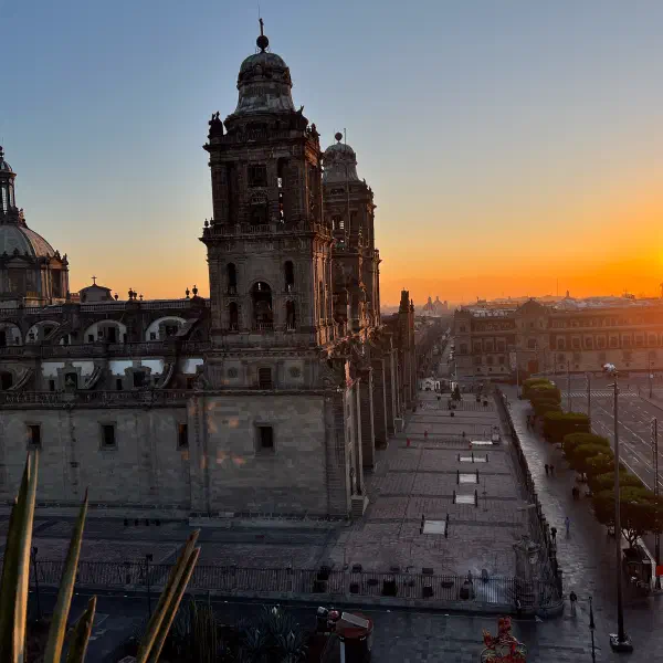 Sunrise, Plaza Mayor